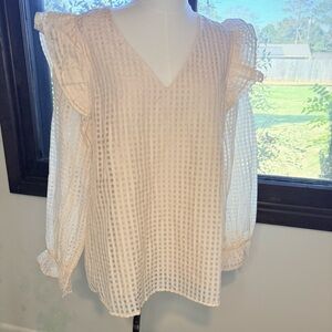 Entro Cream Textured Ruffle Sleeve Blouse – Size Large – Boutique Style